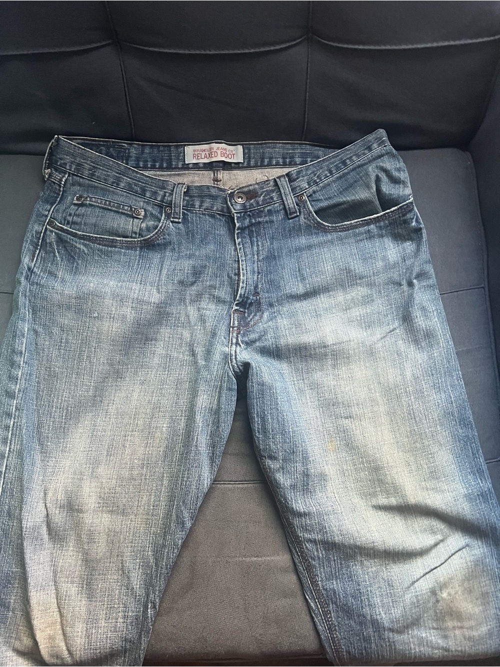 Wrangler Men's Relaxed Boot Jeans in Faded Blue